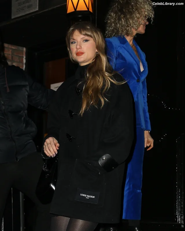 Taylor Swift photo 9 of 4190