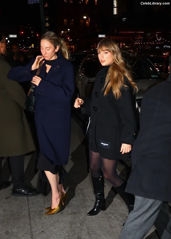 Taylor Swift photo 12 of 4190
