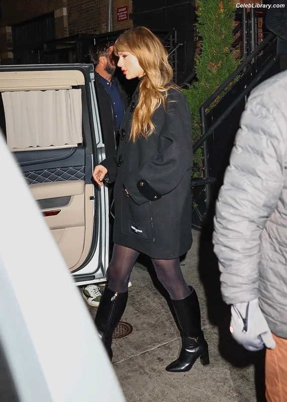 Taylor Swift photo 13 of 4190