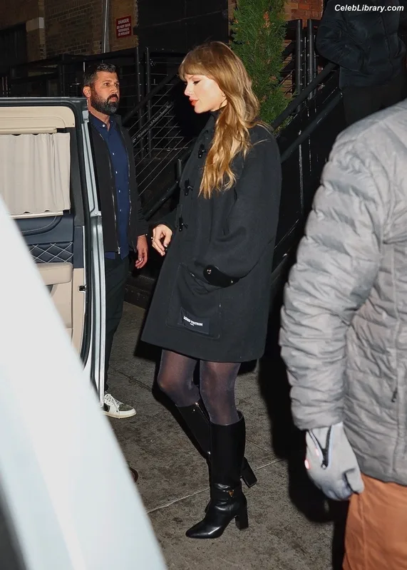 Taylor Swift photo 22 of 4190