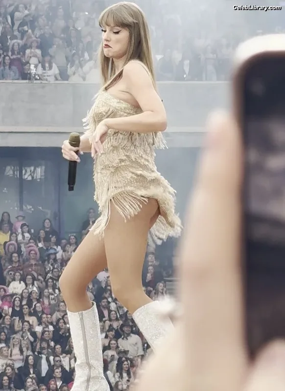 Taylor Swift photo 9 of 4190
