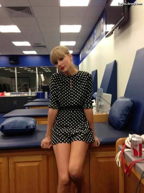 Taylor Swift photo 22 of 4190