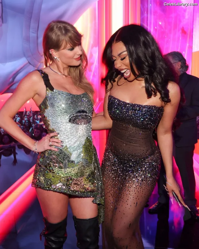 Taylor Swift photo 17 of 4190