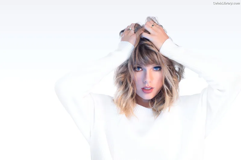 Taylor Swift photo 18 of 4190