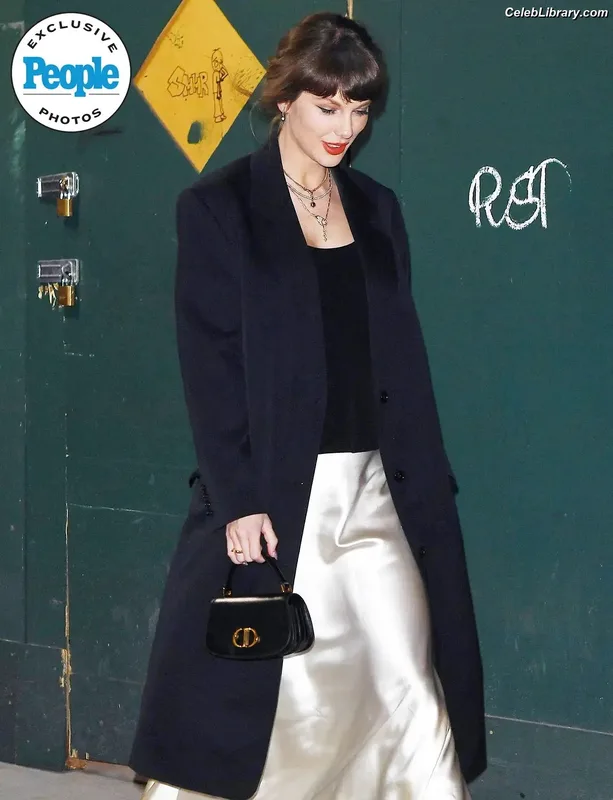 Taylor Swift photo 11 of 4190