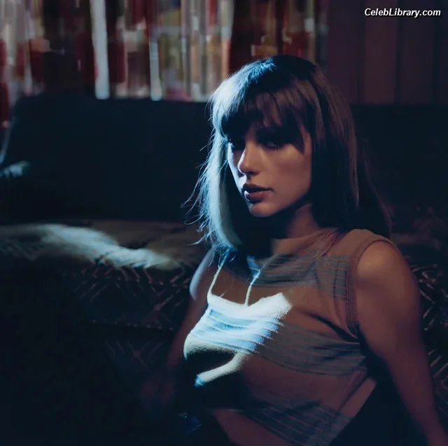 Taylor Swift photo 15 of 4190