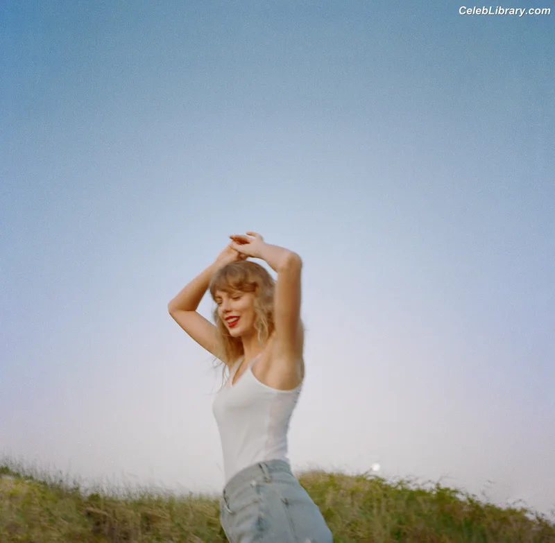 Taylor Swift photo 19 of 4190