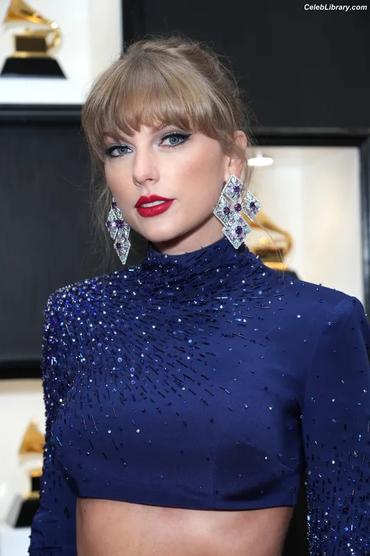 Taylor Swift photo 2 of 4190