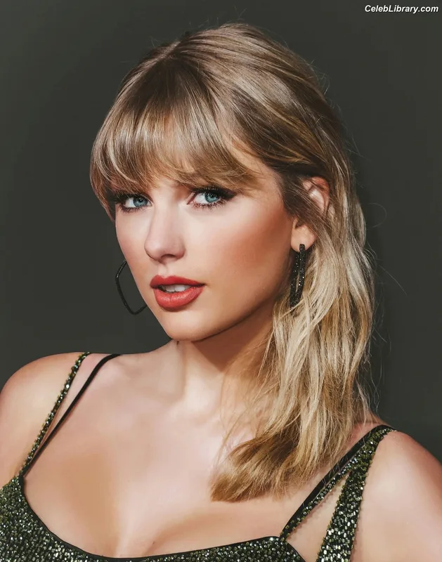 Taylor Swift photo 5 of 4190