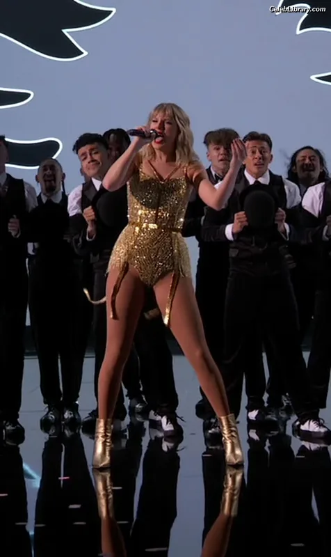 Taylor Swift photo 6 of 4190