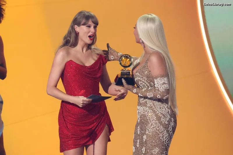 Taylor Swift photo 2 of 4190