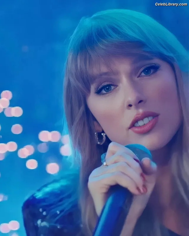 Taylor Swift photo 21 of 4190