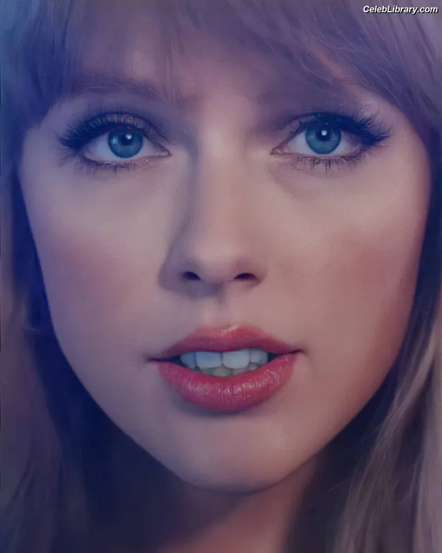 Taylor Swift photo 23 of 4190