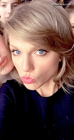 Taylor Swift photo 22 of 4190