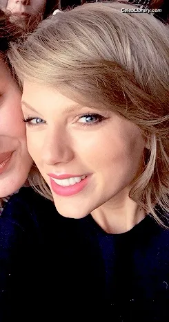 Taylor Swift photo 18 of 4190