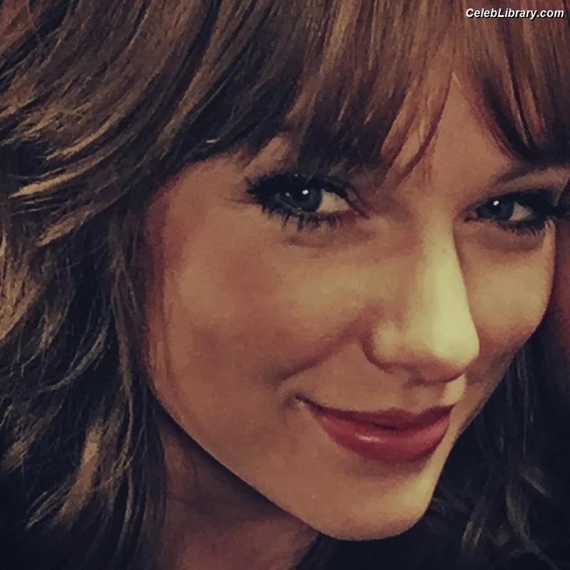 Taylor Swift photo 23 of 4190