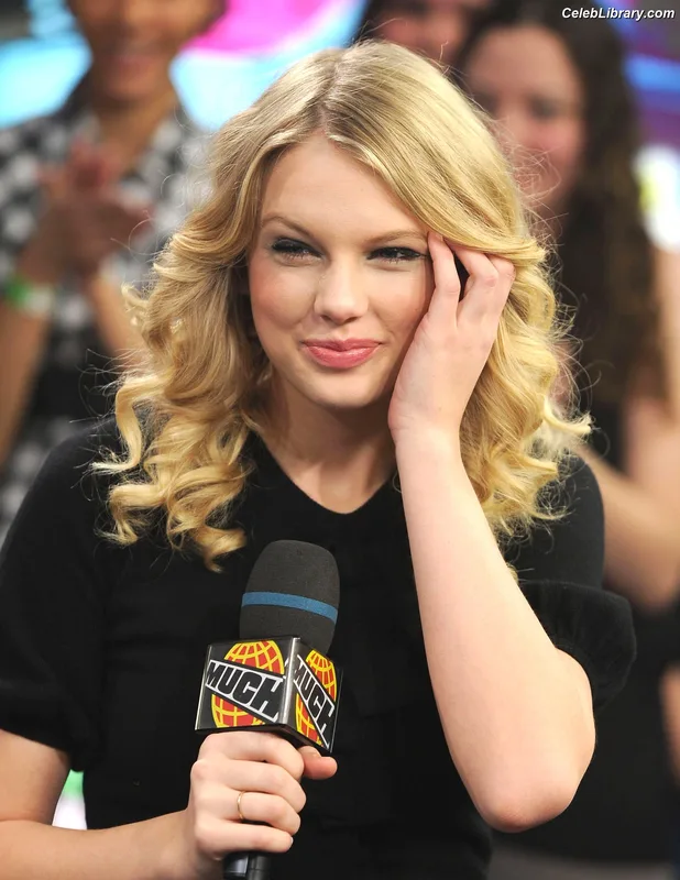 Taylor Swift photo 5 of 4190