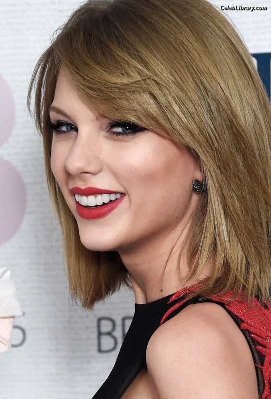 Taylor Swift photo 7 of 4190