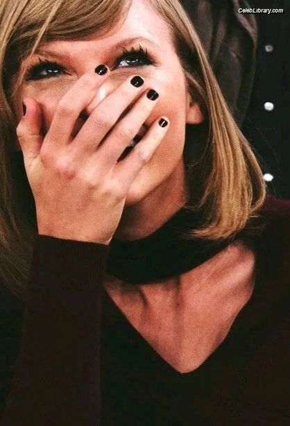 Taylor Swift photo 24 of 4190