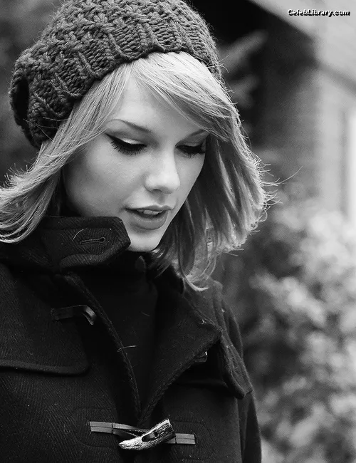 Taylor Swift photo 16 of 4190