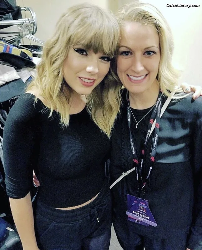 Taylor Swift photo 12 of 4190