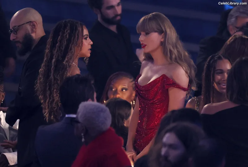 Taylor Swift photo 2 of 4190