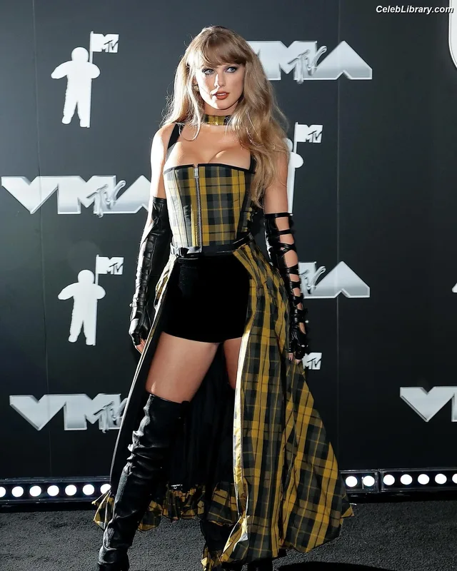 Taylor Swift photo 19 of 4190
