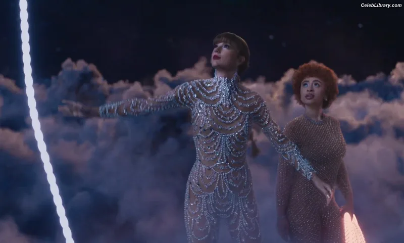 Taylor Swift photo 5 of 4190