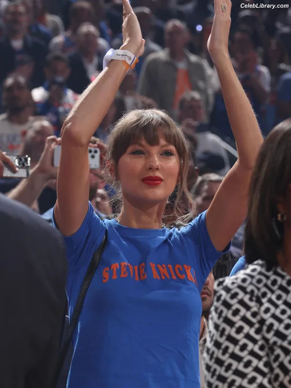 Taylor Swift photo 5 of 4190