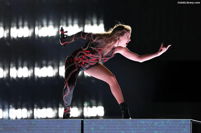 Taylor Swift photo 7 of 4190