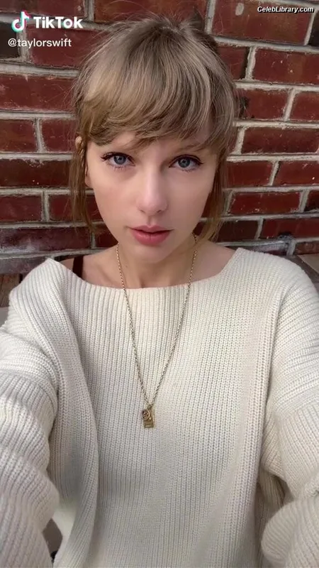 Taylor Swift photo 3 of 4190