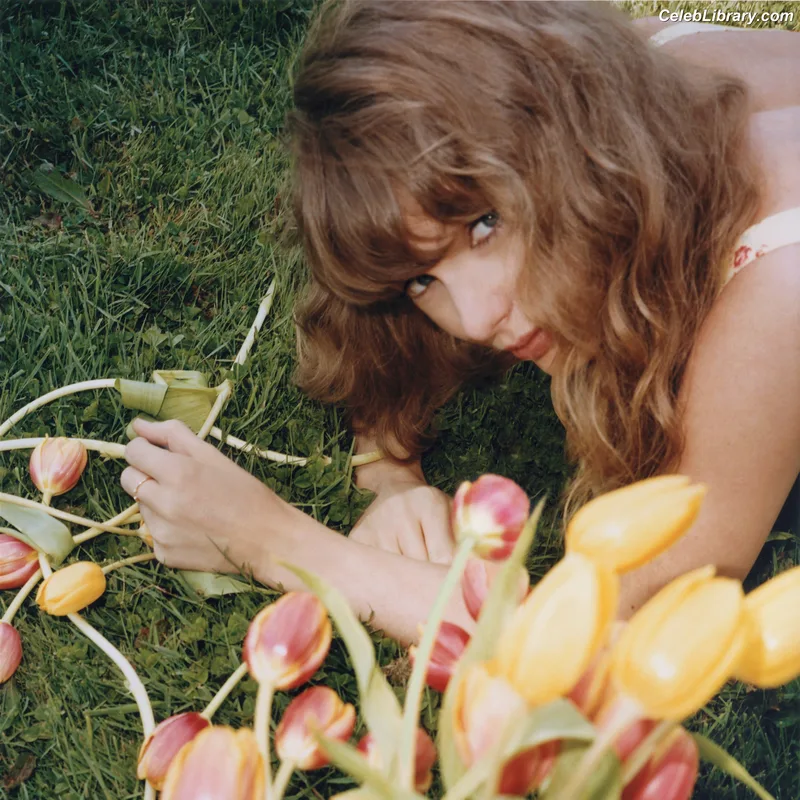 Taylor Swift photo 10 of 4190