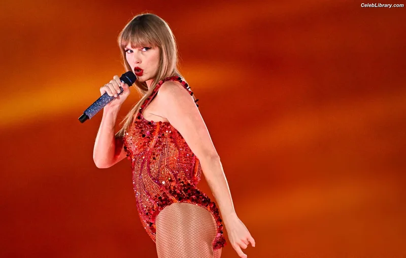 Taylor Swift photo 15 of 4190