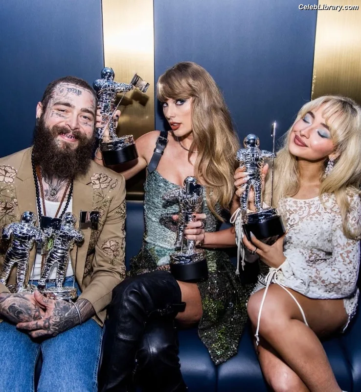 Taylor Swift photo 18 of 4190