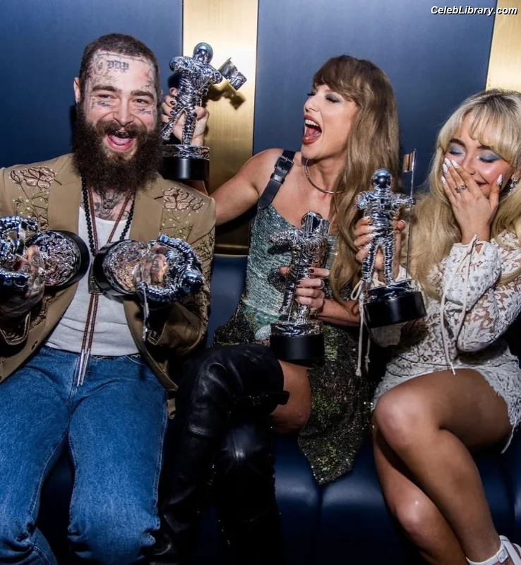 Taylor Swift photo 19 of 4190