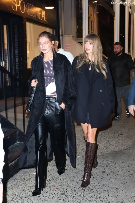 Taylor Swift photo 3 of 4190