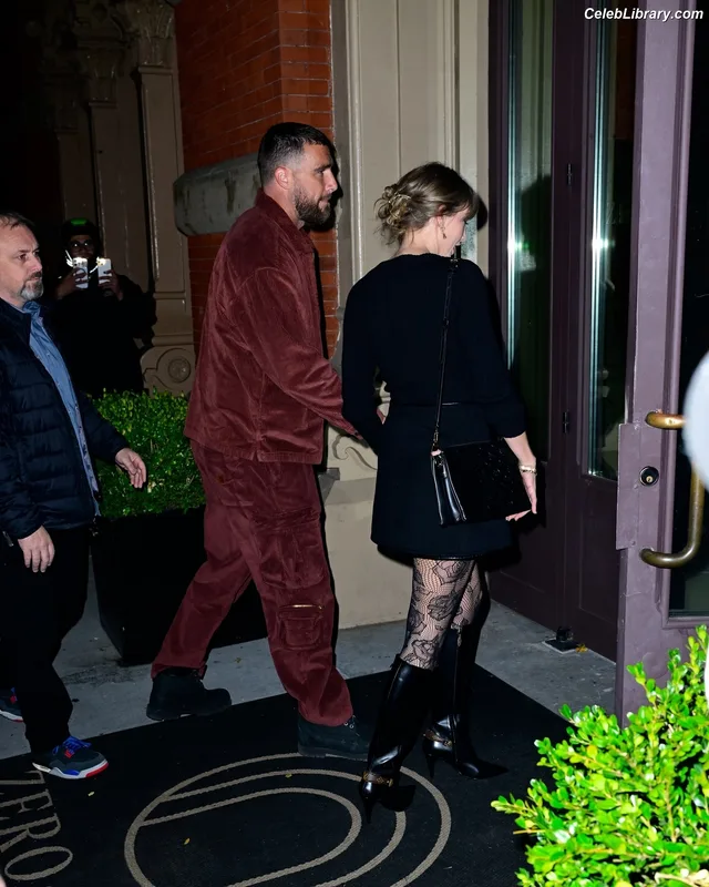 Taylor Swift photo 13 of 4190