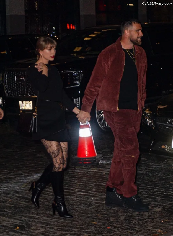 Taylor Swift photo 15 of 4190