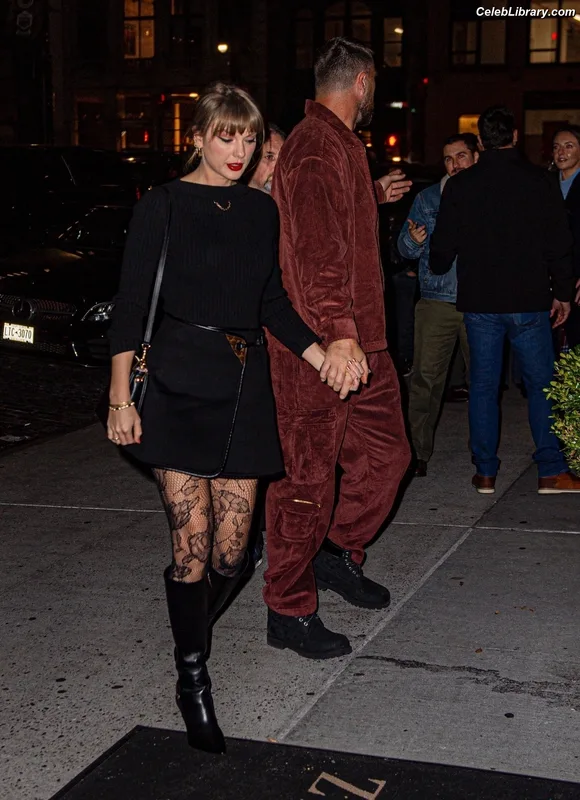Taylor Swift photo 8 of 4190