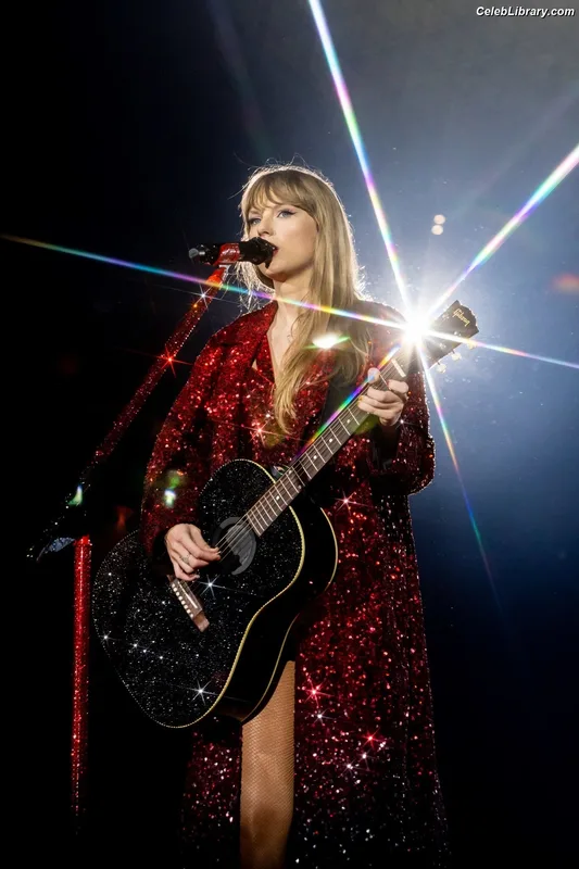 Taylor Swift photo 21 of 4190