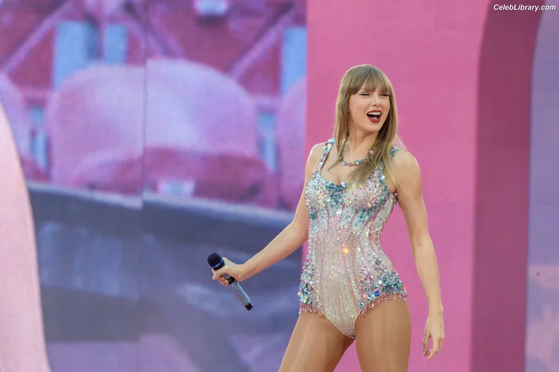 Taylor Swift photo 2 of 4190
