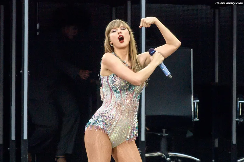 Taylor Swift photo 2 of 4190