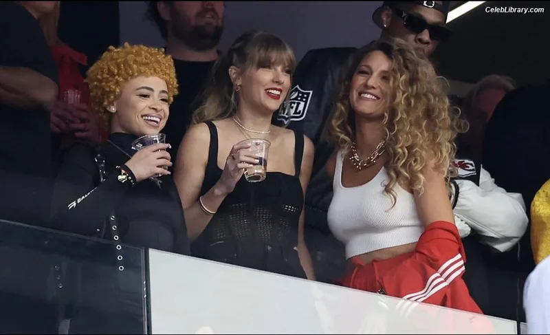 Taylor Swift photo 21 of 4190
