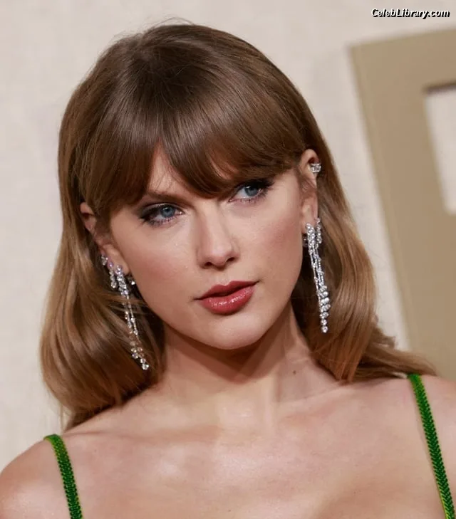 Taylor Swift photo 14 of 4190