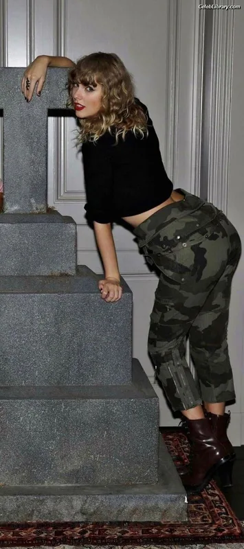 Taylor Swift photo 22 of 4190