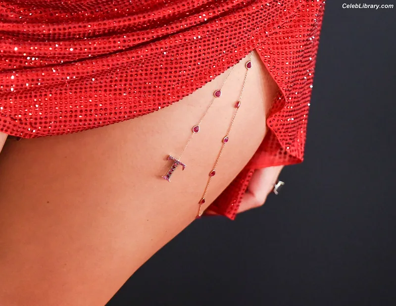Taylor Swift photo 23 of 4190