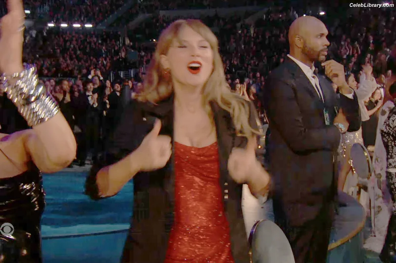 Taylor Swift photo 17 of 4190