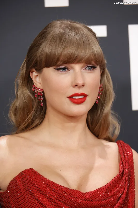 Taylor Swift photo 7 of 4190