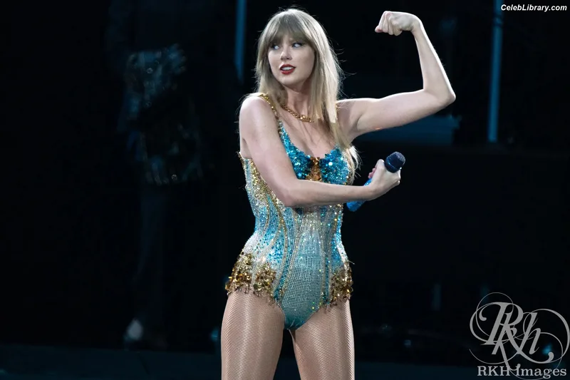 Taylor Swift photo 5 of 4190
