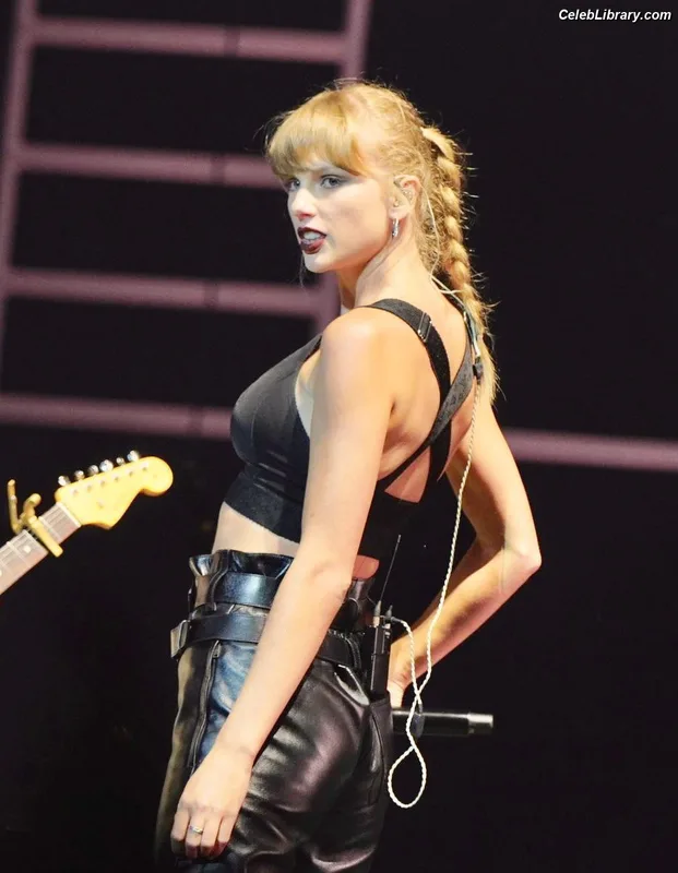 Taylor Swift photo 5 of 4190
